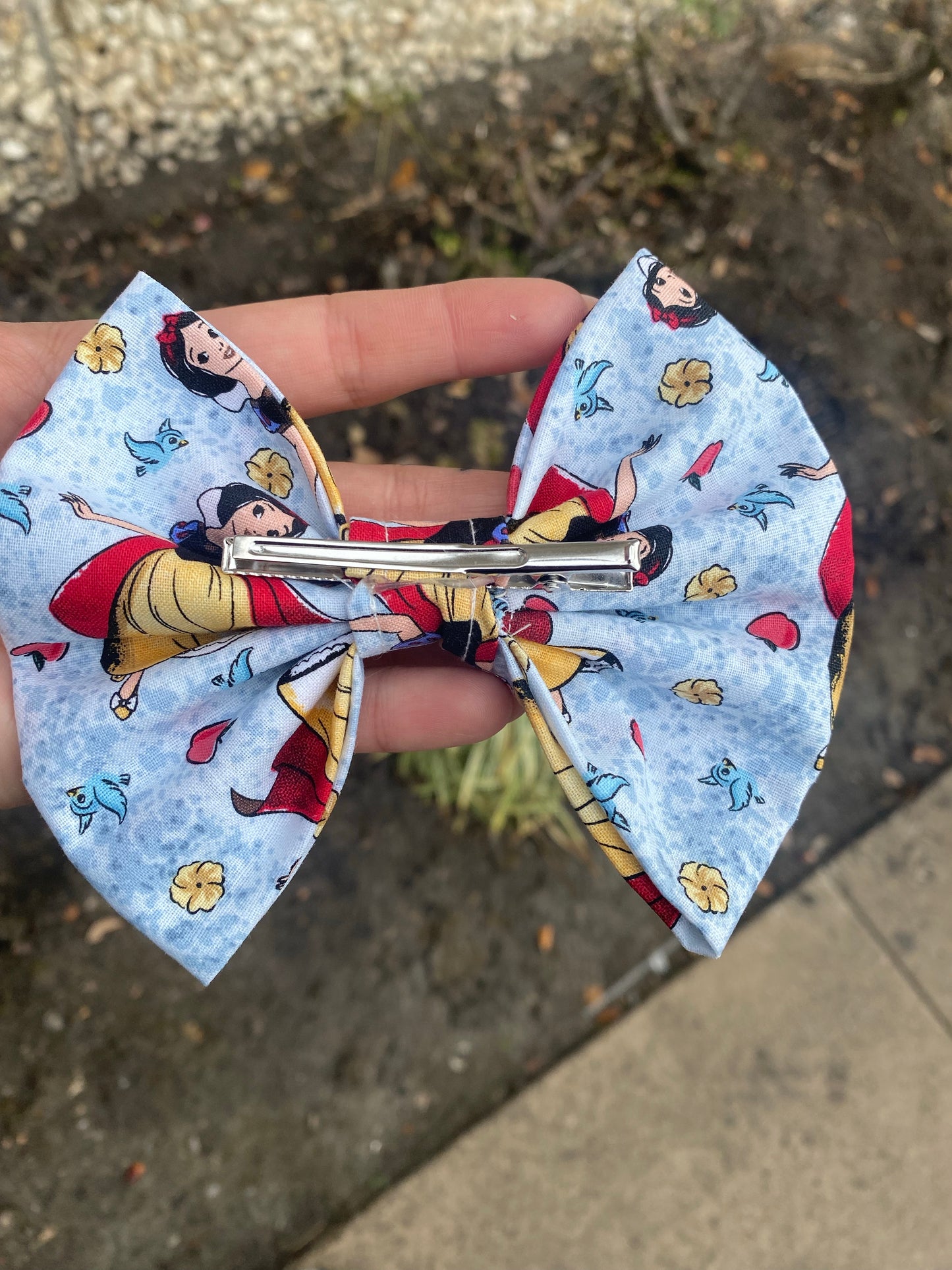 Snow White Girls Hair Bow gift