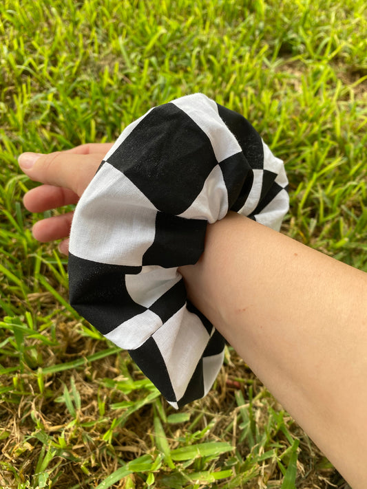 Cherkered Black and White Scrunchies Hair tie 