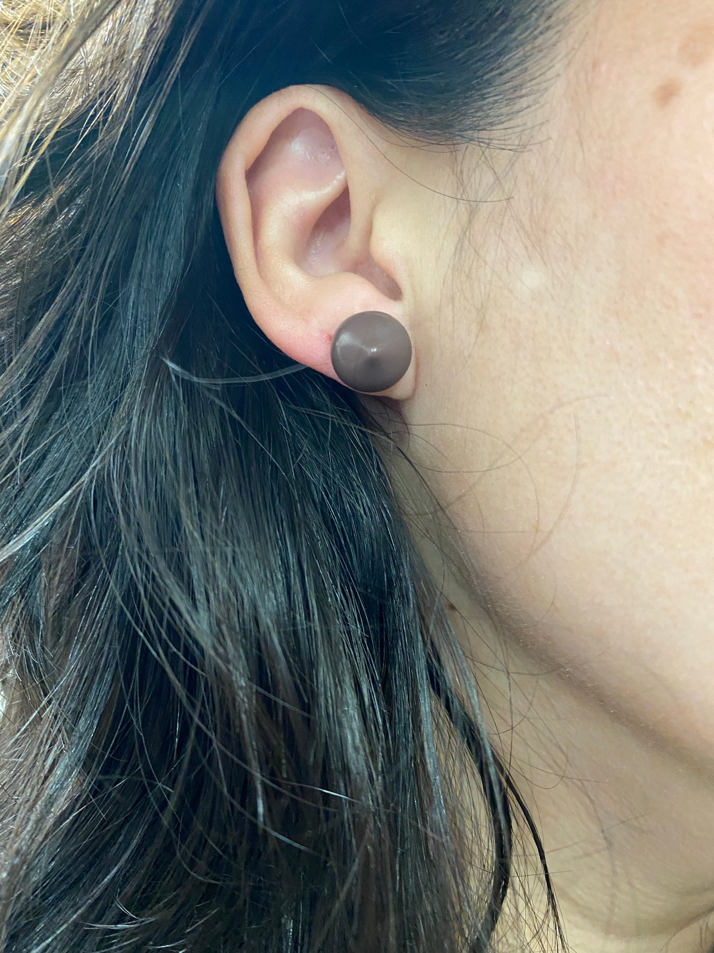 Chocolate chip Stud earrings
